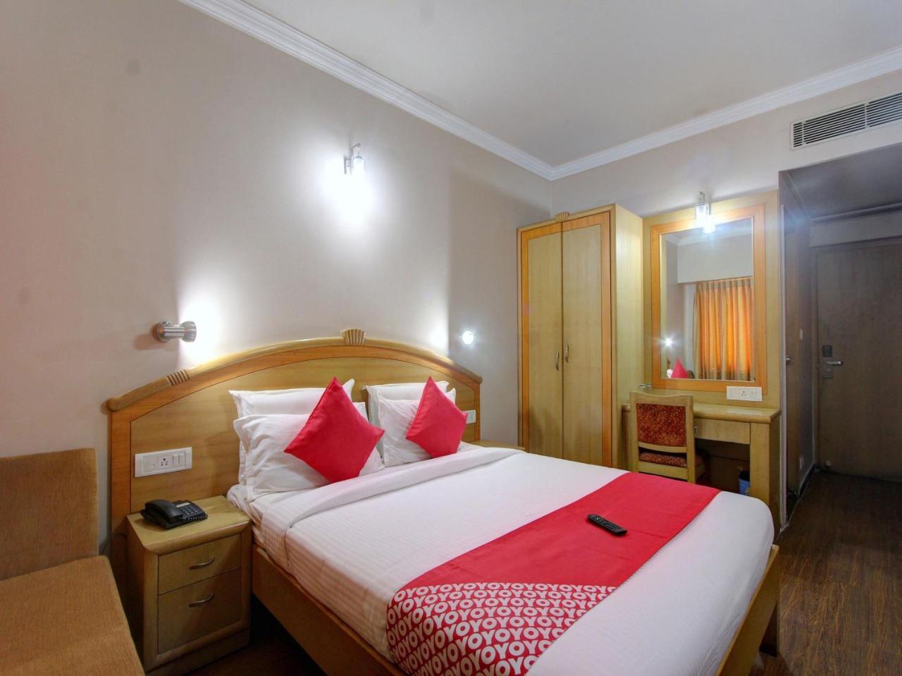 Oyo 15781 Shree Adiga Residency Hotel Bangalore Luaran gambar